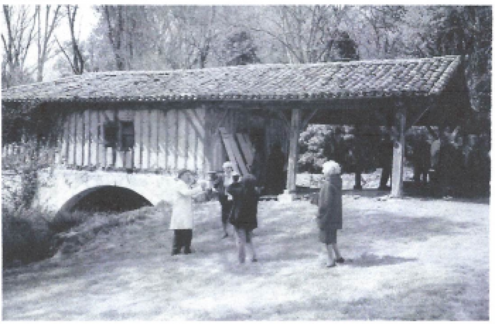 photo d'époque du moulin de Lestrat.png
